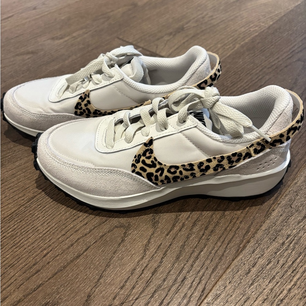 Nike Women’s Waffle Debut shoes